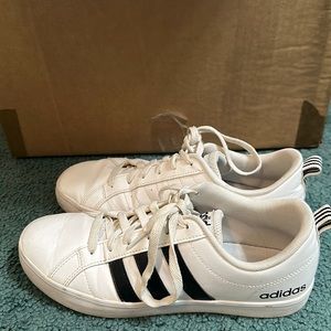 Adidas Tennis Shoes